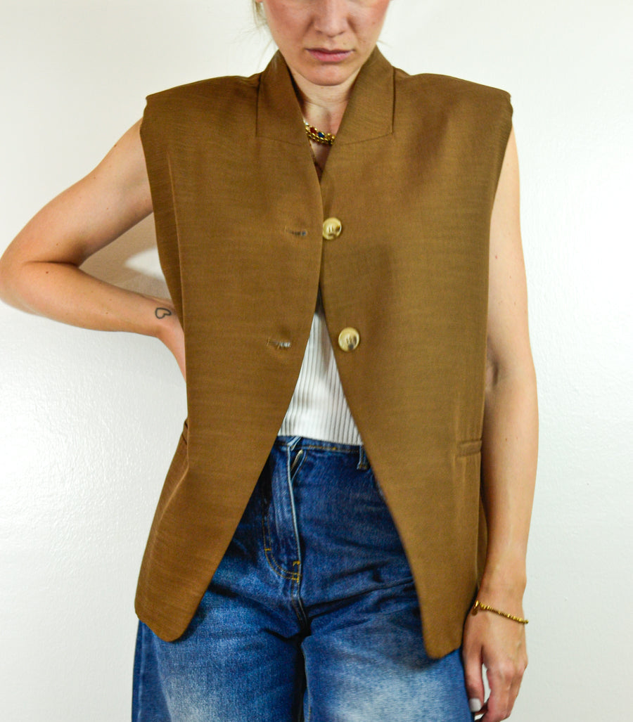 Gilet Dixie Amy tabacco spalline imbottite, vista frontale, 
Margé Pomezia