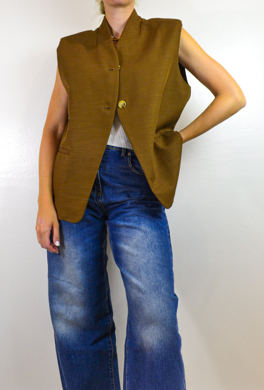 Gilet Dixie Amy tabacco spalline imbottite, vista frontale, 
Margé Pomezia