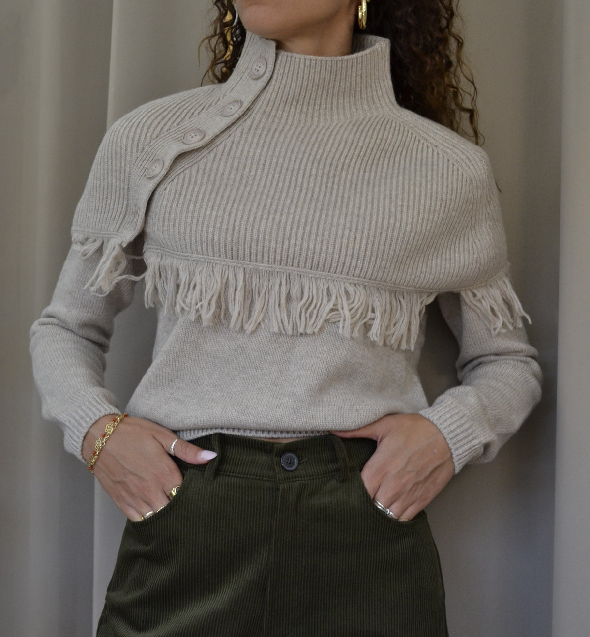Maglione Goa Goa con Mantellina e Frange Beige