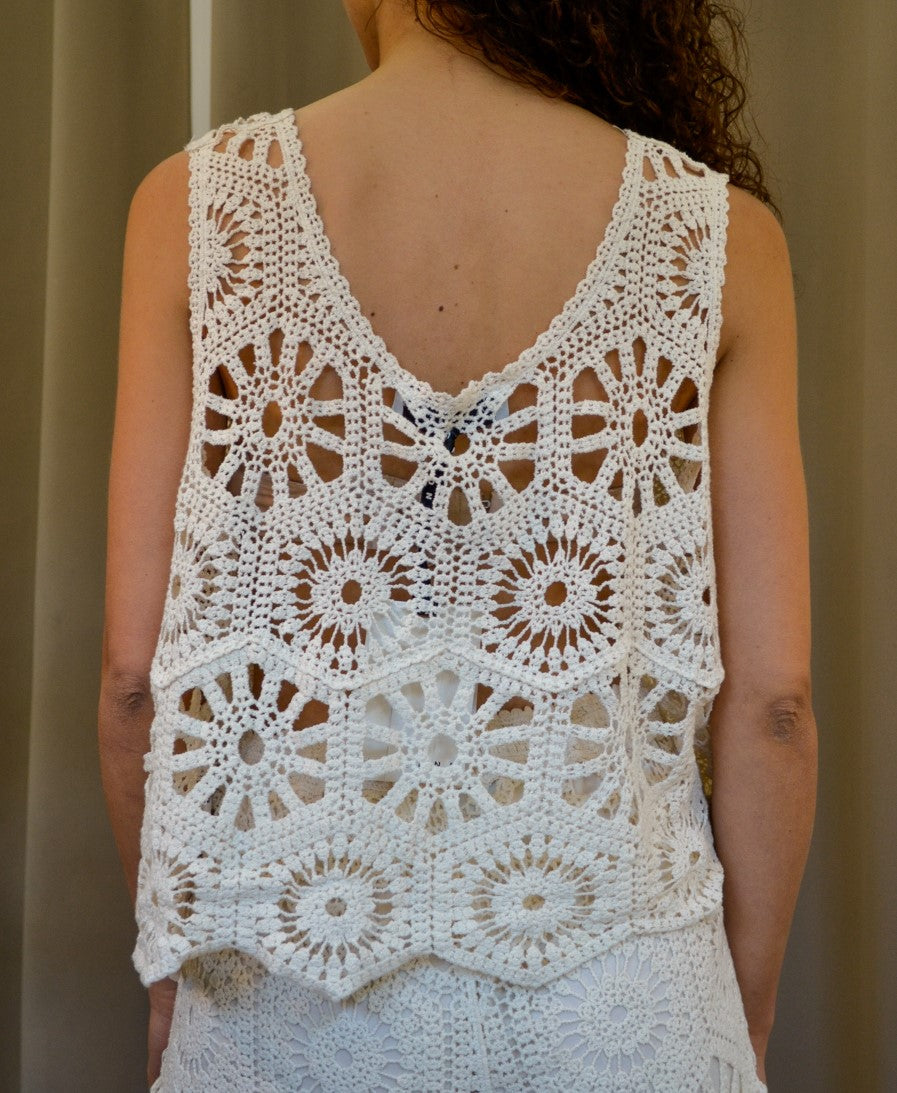 Top crochet Have One ecru cerchi concentrici, vista posteriore,
Margé Pomezia