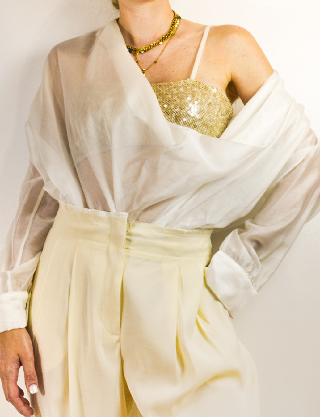 Top a fascia Have One paillettes beige spalline regolabili, 
vista frontale, Margé Pomezia